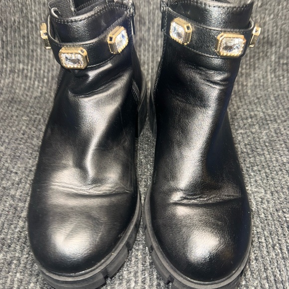 Madden NYC Black Ankle Boots with Gold Accents size 8 - Picture 5 of 6